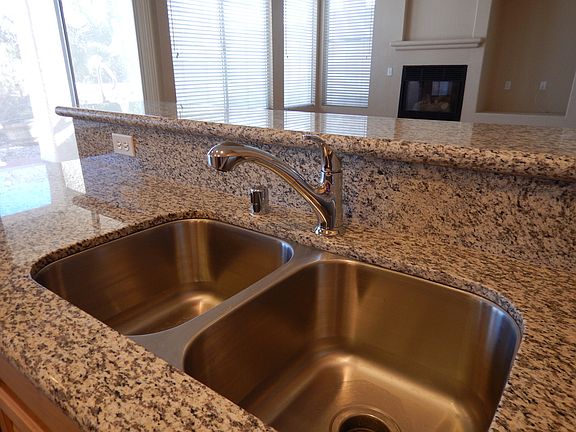 3rd image of 1022 Arroyo Vista Ter