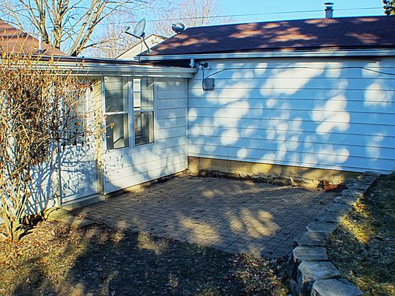 3rd image of 1528 Clay St