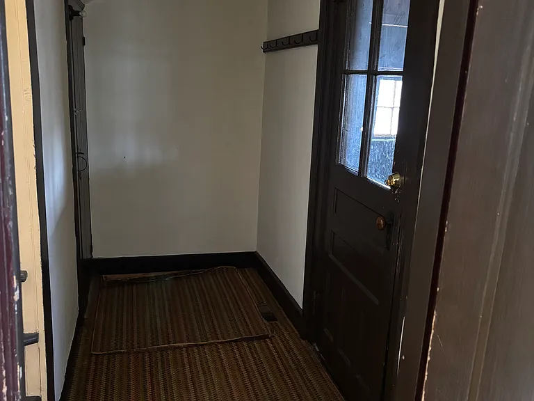 1049B Poquonnock Rd — Photo 3