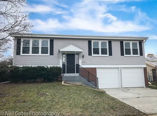 1931 Aspen Ln, Glendale Heights, IL