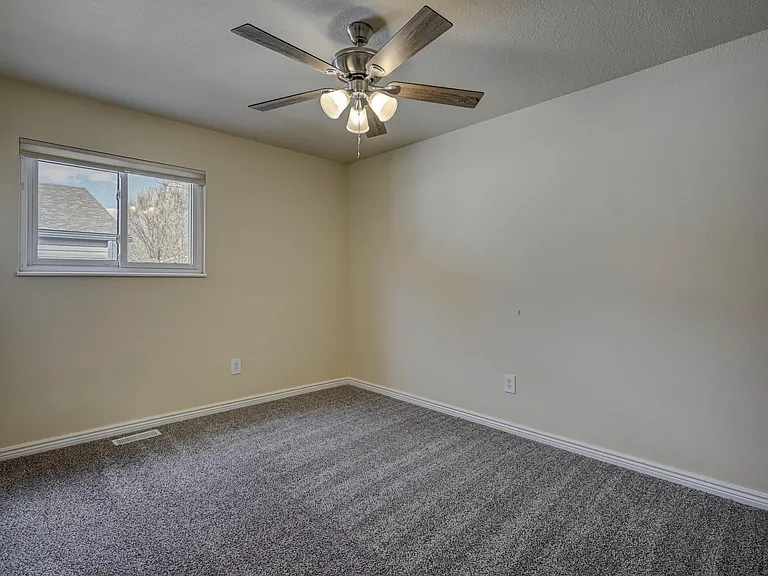 4318 Moonbeam Dr — Photo 22