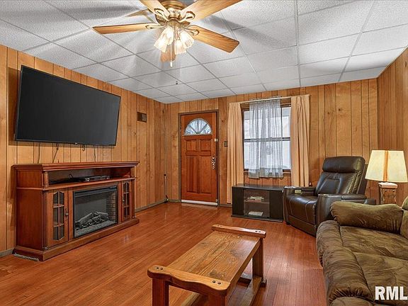 4th image of 1123 E Miller St