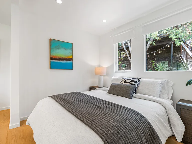 Sleep soundly in this bright and comfortable bedroomSleep soundly in this bright and comfortable bedroom.