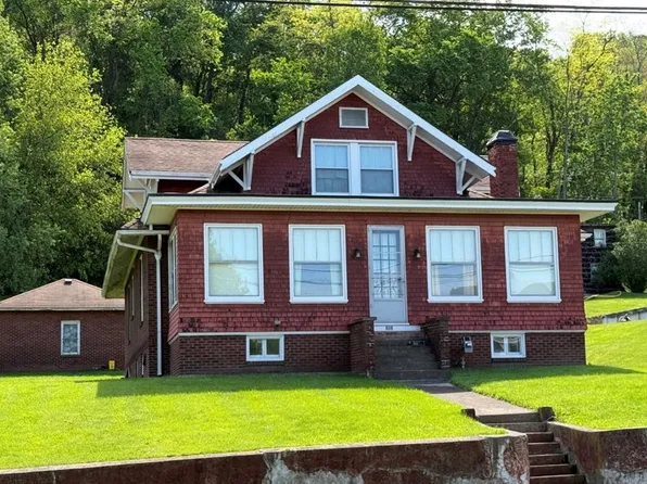 808 WARWOOD AVE, Wheeling, WV 26003