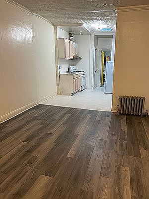 3rd image of 87 Baxter St APT 14