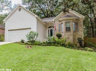 102 Greenwood Dr, Daphne, AL 36526