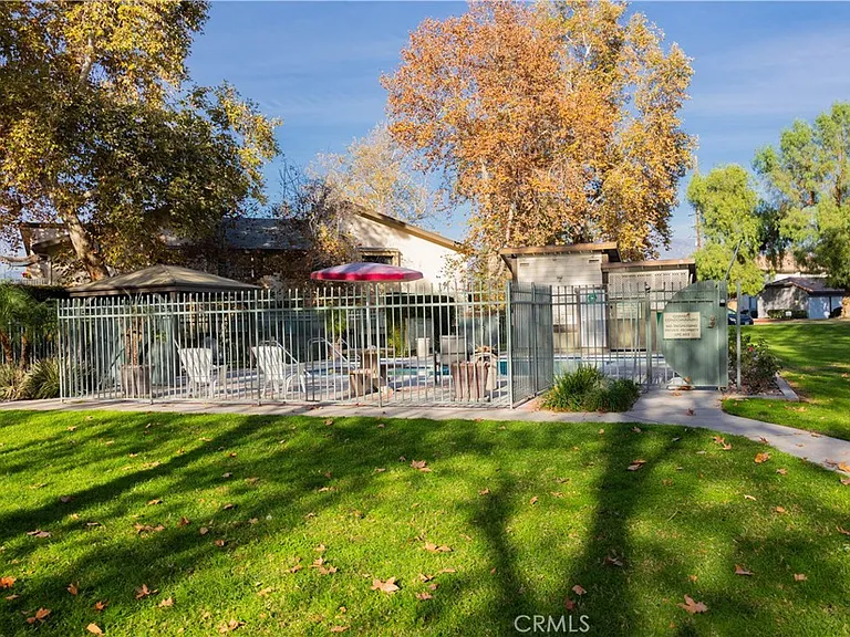 1219 N Edwards St #33 — Photo 48