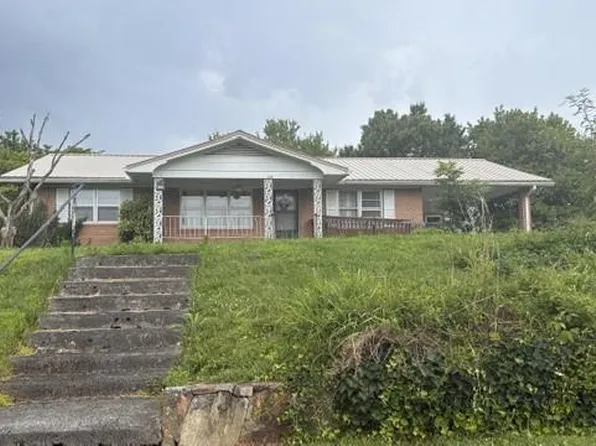17 Moore St, Andrews, NC 28901