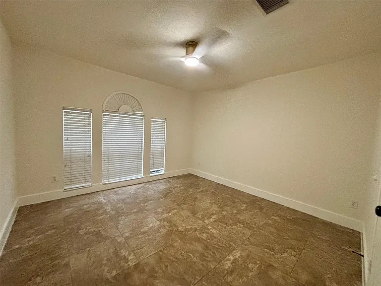 3405 Kleberg Ct — Photo 15