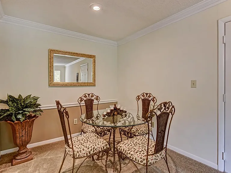 Dining Room-Classic Unit