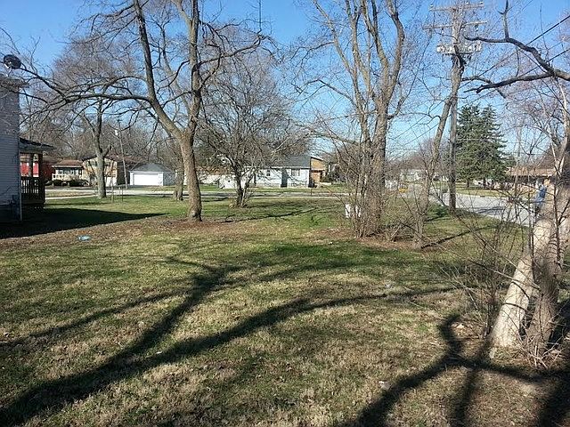 2nd image of 4921 155th St