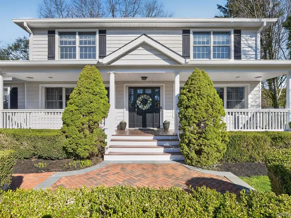 5 Longview Court, Huntington, NY 11743