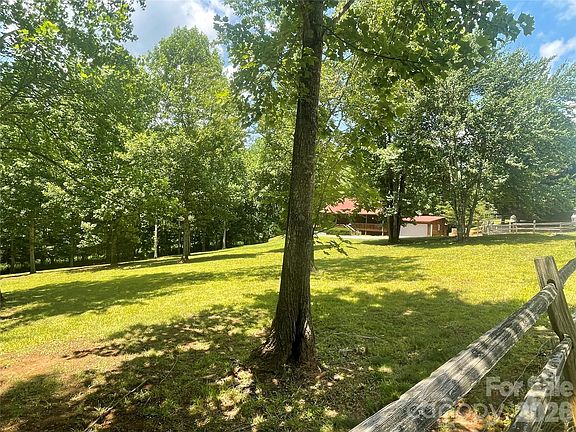 2nd image of 114 Woodstock Ln