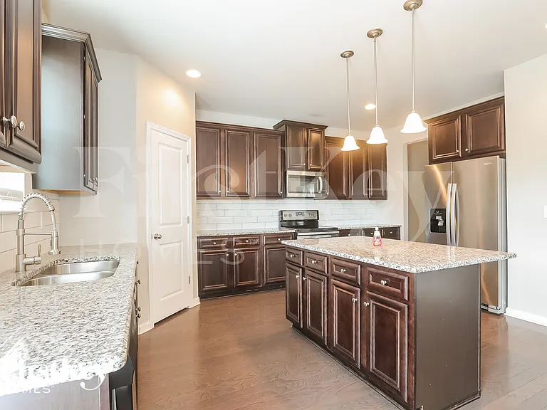 1247 Heartwood Ave — Photo 6