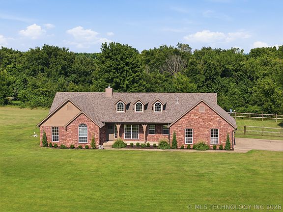 3rd image of 13535 E 463rd Rd