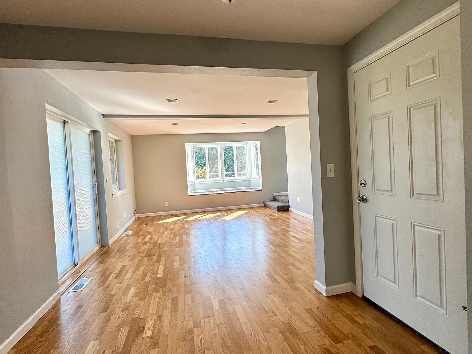 2 bed, 1400 sqft, $2,750 — Photo 2