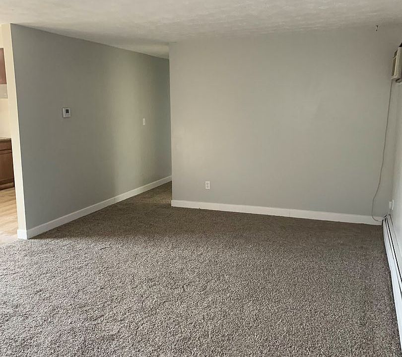 2nd image of 250 Carnegie Ave #250