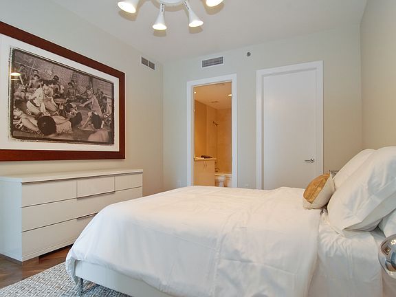 3rd image of 5959 Collins Avenue #607