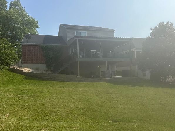 1095 Rivermeade Dr