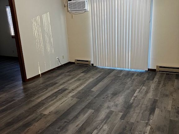 2nd image of 4417 Eastridge Dr APT 8