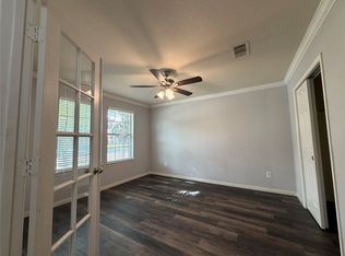 8023 Clover Leaf Dr, Rosenberg, TX 77469