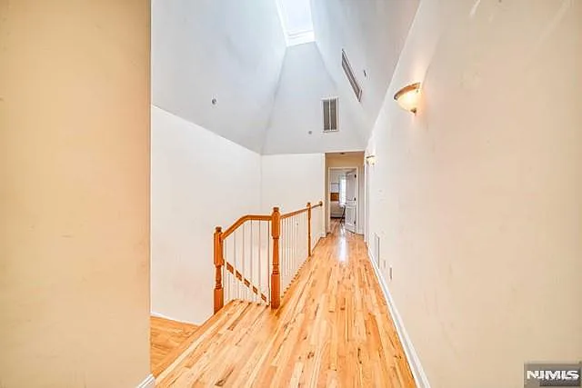 27 Harrington Ct #27 — Photo 11