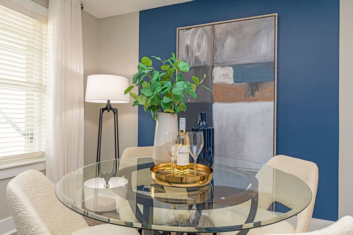 Dining area decor