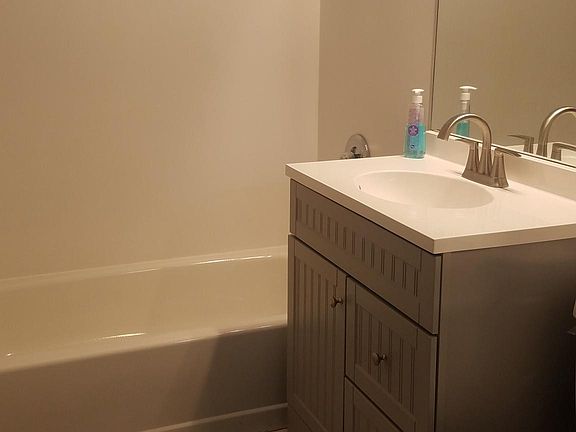 4th image of 12737 Greenwood Ave N APT B