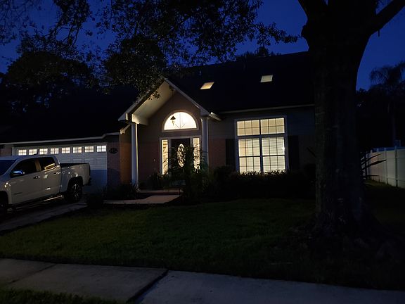 3rd image of 11571 Sweetwater Oaks Dr W