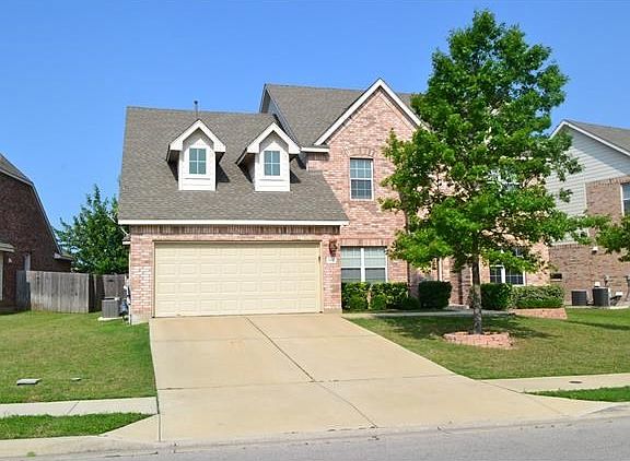 Another view of exterior front