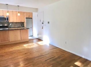 270 E 10th St APT 2C, New York, NY 10009