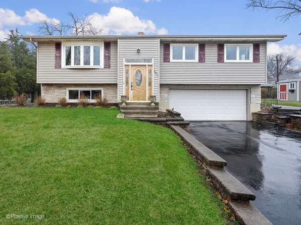 563 Gamble Dr, Lisle, IL 60532