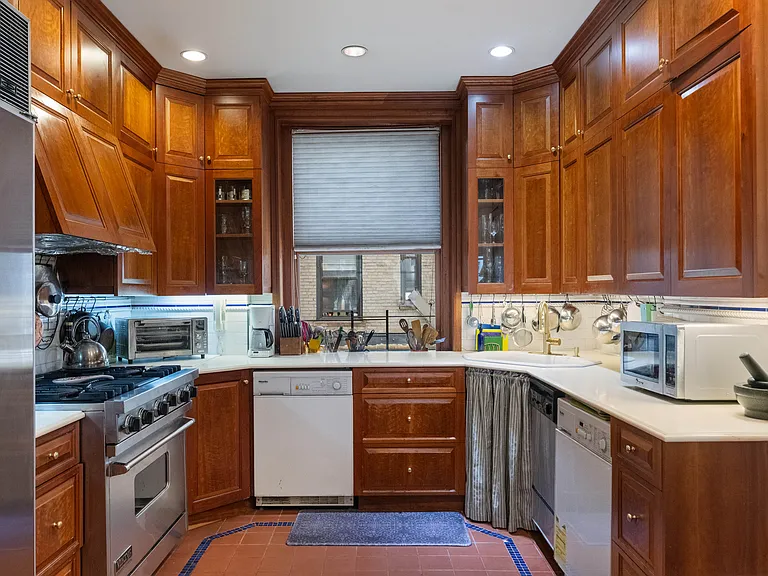 37 W 93rd St #7 — Photo 4