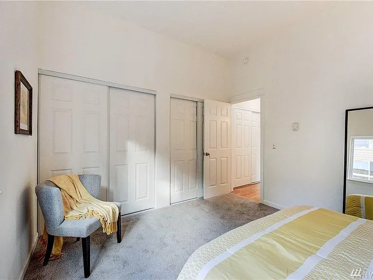 5834 NE 75th St #B301 — Photo 11