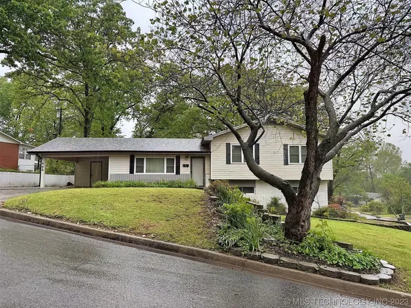 902 S Maple Ave, Tahlequah, OK 74464