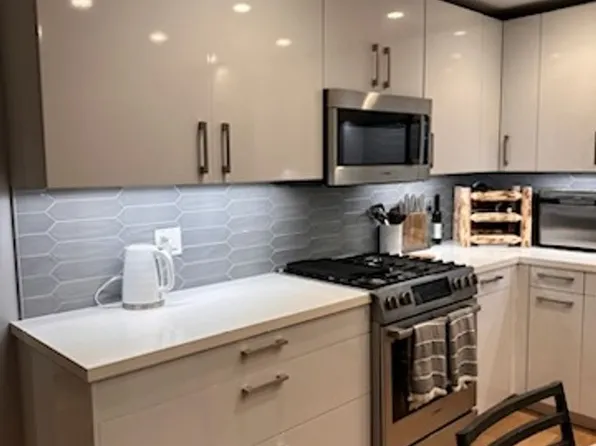 AZPZ - 466 D Avenue, 466 D Ave APT E, Coronado, CA 92118