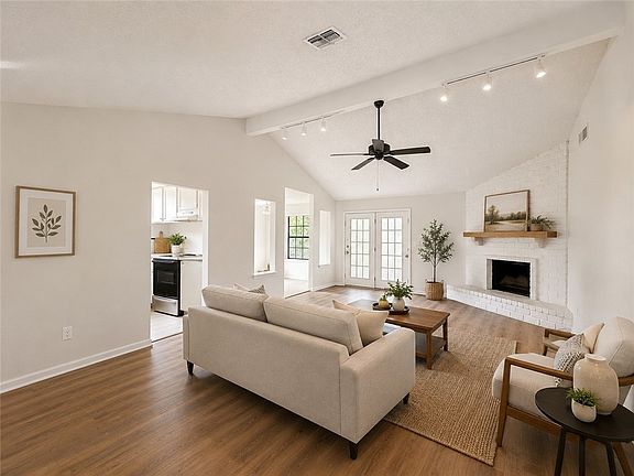 3rd image of 4821 Meadow Vale Cir