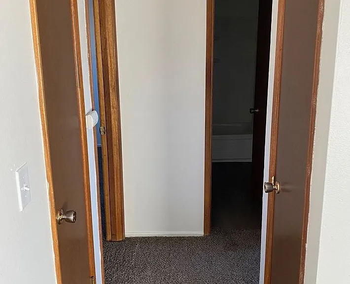 4004 W Walnut St #15 — Photo 5