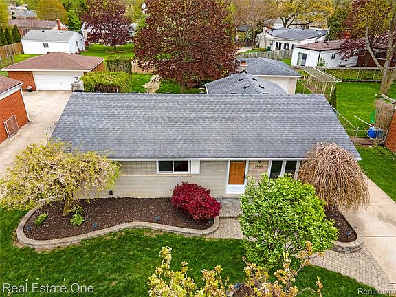 2nd image of 1668 Castleton Dr