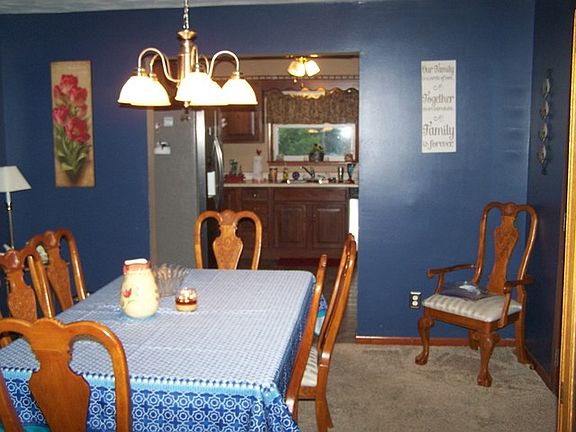 4th image of 914 Fairview Ave