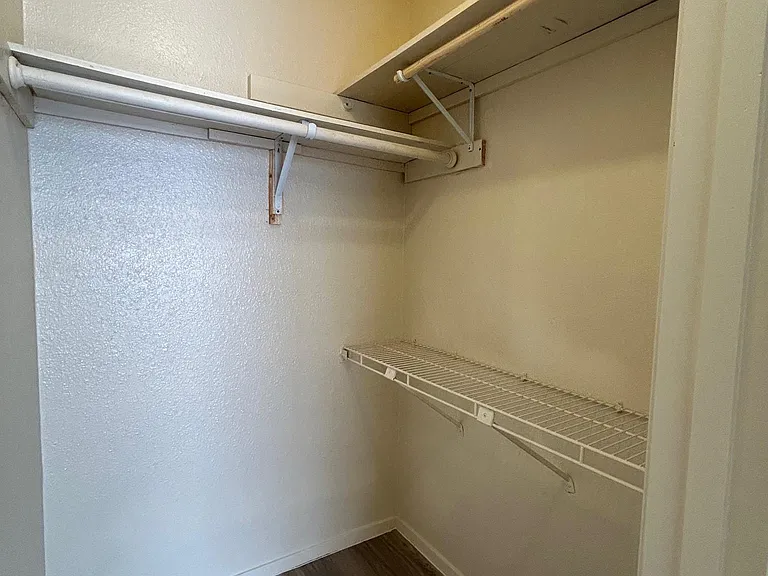 521 Greenlawn Blvd — Photo 11