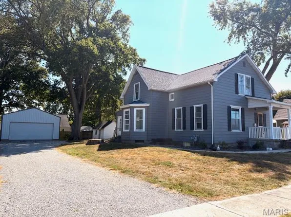 426 E Adams St, Nashville, IL 62263