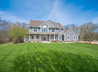 W237N7372 Monterey Ct, Sussex, WI 53089