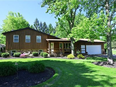 7 April Hill Dr, Grafton, OH, 44044