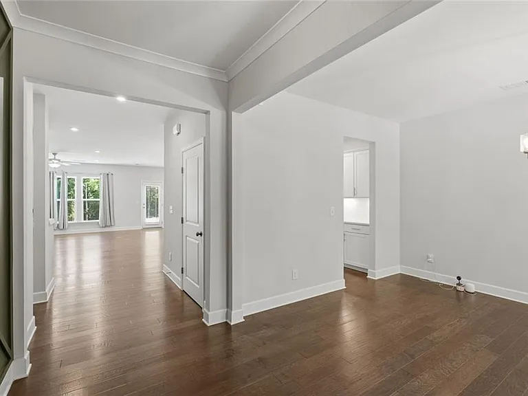 6168 Collins Rd — Photo 4