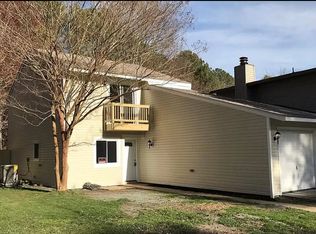 3 Exeter Cir, Chesapeake, VA 23320