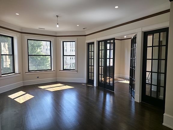 Living Room with Bay windows!
