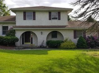 501 Mountain View Rd, Nazareth, PA 18064