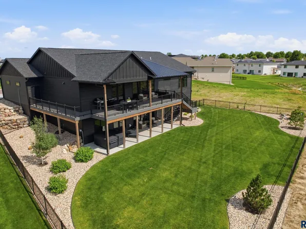 5443 W Colonial Ct, Sioux Falls, SD 57107