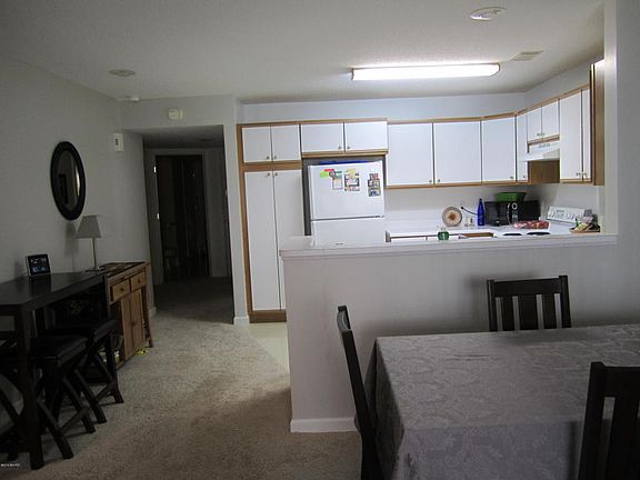 4th image of 1605 Hickory Trace Dr #32